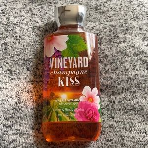 BATH AND BODY WORKS